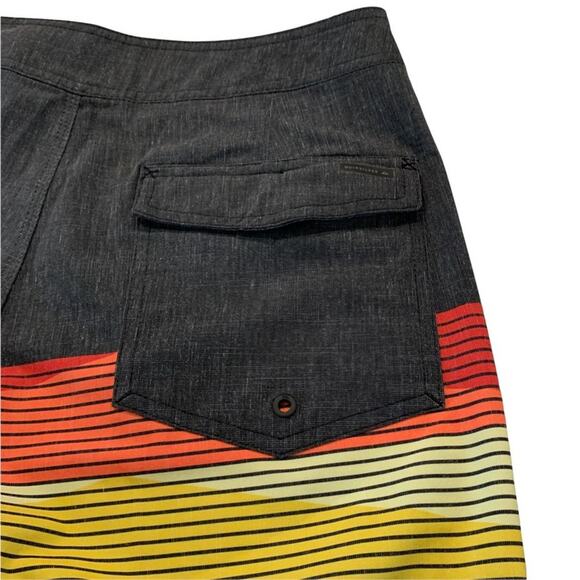 Quick silver high line swim trunks yellow stripe size 32. Tie front with fly. - Picture 3 of 9